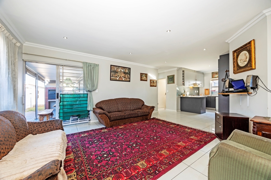 3 Bedroom Property for Sale in Zonnendal Western Cape